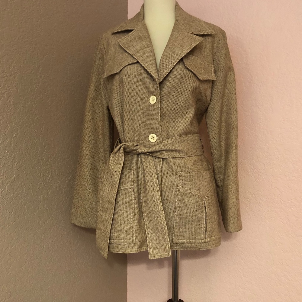VINTAGE 1960s lined belted tan utility safari scholar jacket with pockets EUC 6